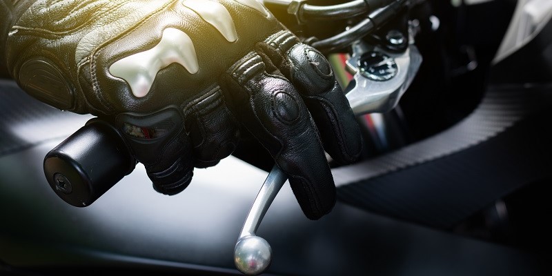 鼓煞、碟煞與CBS、ABS哪種更安全？一篇搞懂機車煞車系統差異！